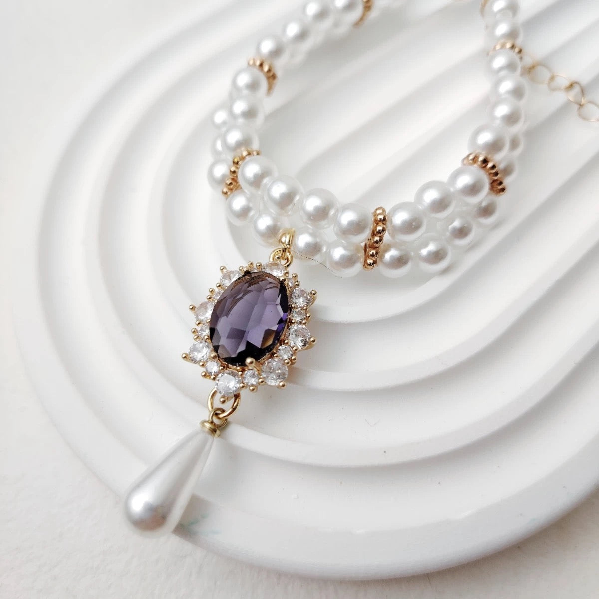 Royal-Inspired Cat Necklace with Jewels