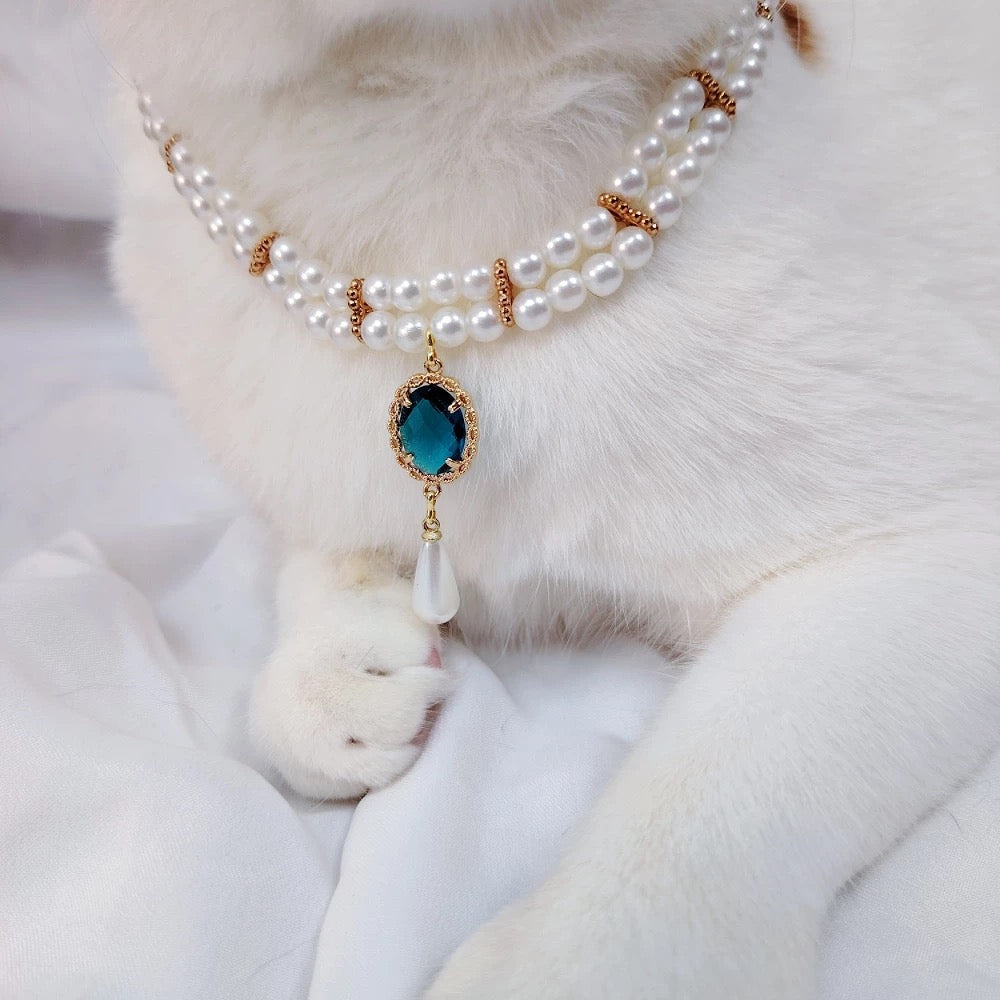 Royal-Inspired Cat Necklace with Jewels