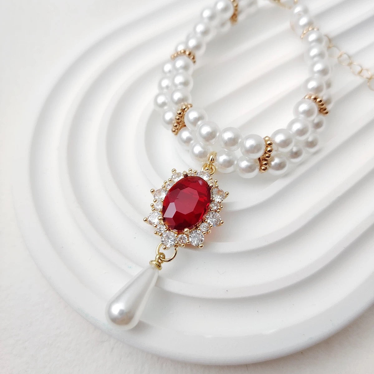 Royal-Inspired Cat Necklace with Jewels